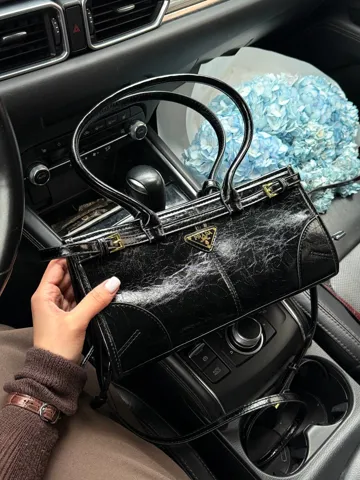 Prada Medium Leather Handbag Black (оригінальна коробка)